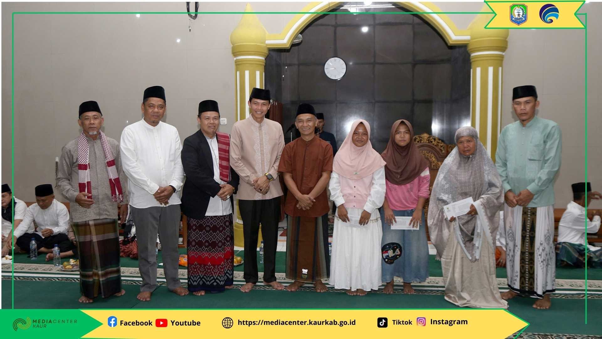 Safari Ramadan ke-3, Bupati Gusril Pausi Tarawih di Masjid Al Muhajirin