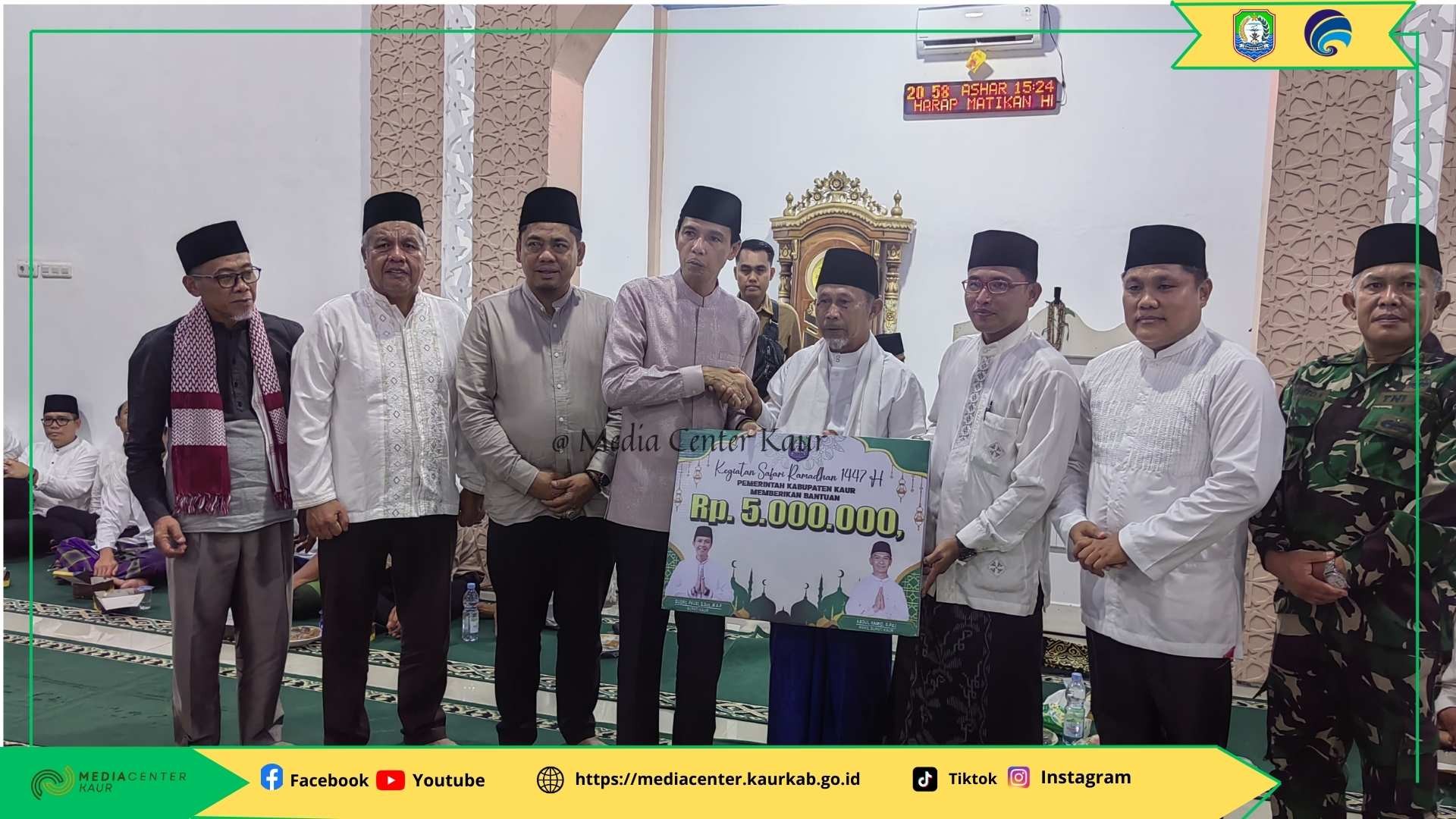 Safari Ramadan di Tanjung Kemuning III ; Bupati Gusril Ajak Warga Perkuat Silaturahmi dan Kepedulian