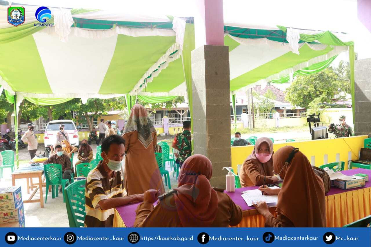 VAKSINASI SERENTAK DI KECAMATAN KAUR SELATAN OLEH KODIM II / SRIWIJAYA