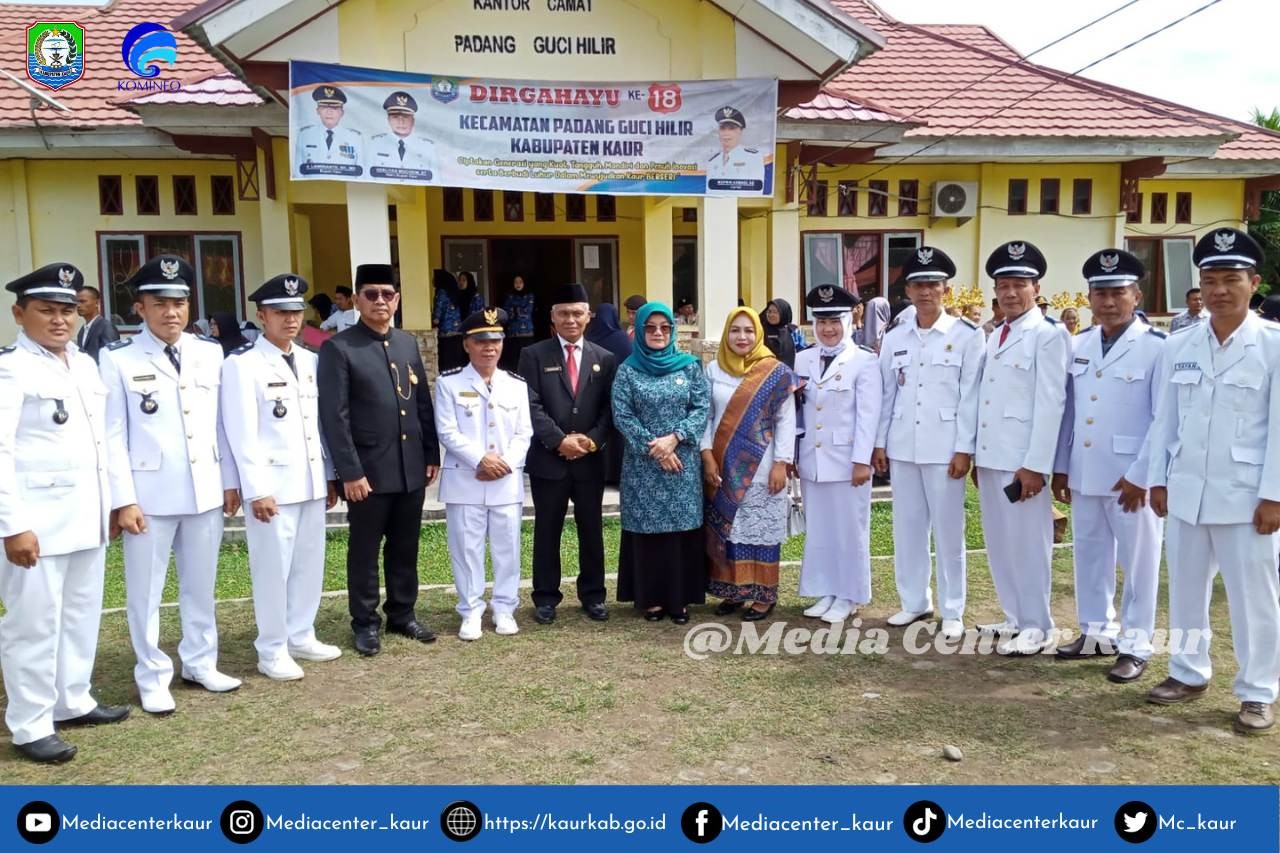 Asisten I dan Ketua TP PKK Kabupaten Kaur Hadiri Peringatan HUT Ke - 18 Padang Guci Hilir
